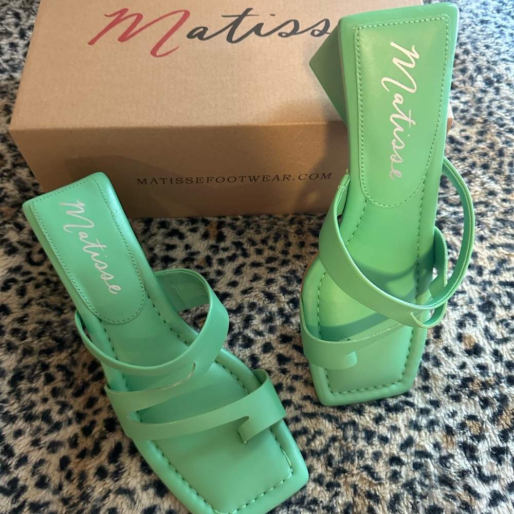 Brand new Matisee sexy green sandals size8.5